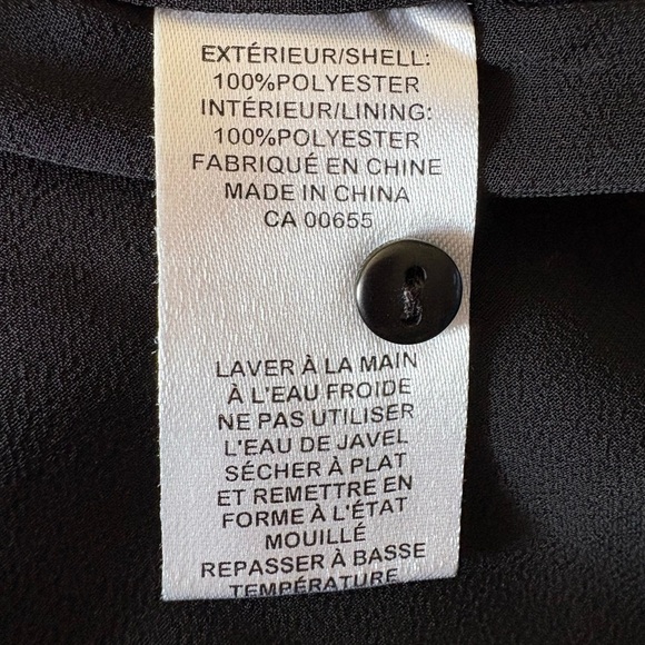 Elegant Black Ruffle Sleeveless Top - Picture 5 of 6